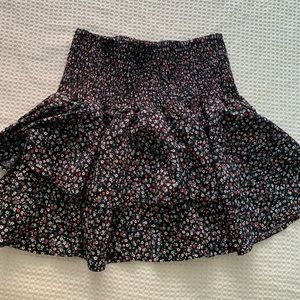 Tiered ruffle floral black skirt